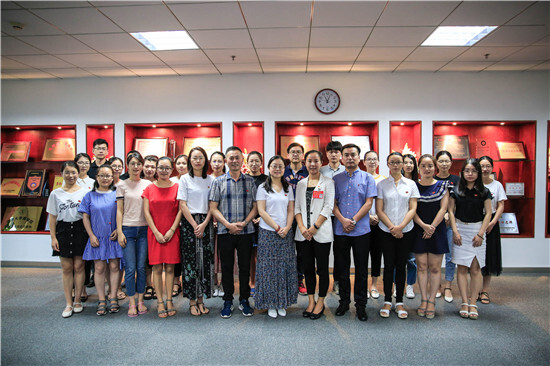 j9九游会官方网站党支部重温十九大会议精神