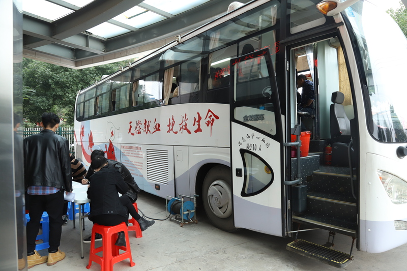 j9九游会官方网站小伙伴参加无偿献血公益活动