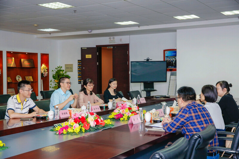 宁波保税区国税局郑燕局长在j9九游会官方网站集团调研