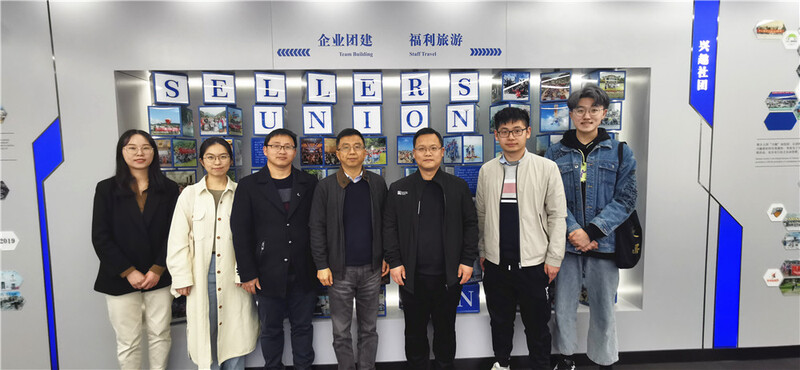 高校老师走进j9九游会官方网站