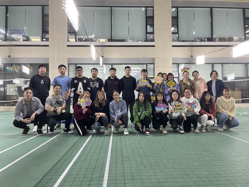 扬羽球风采，促优德腾飞