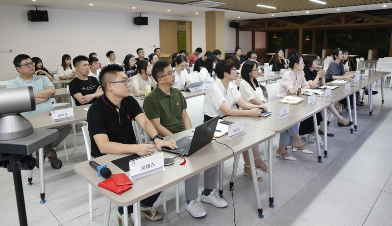 绿时召开上半年度工作会议