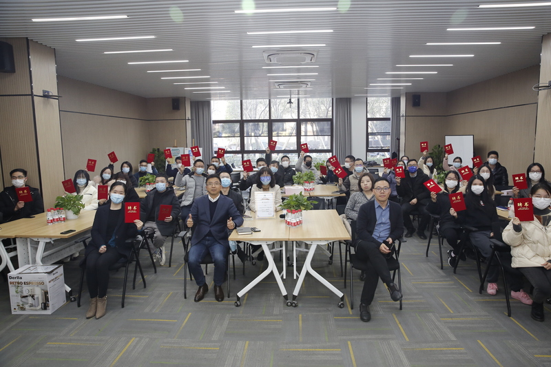 j9九游会官方网站学院举办2021年度先进表彰和讲师聘任仪式